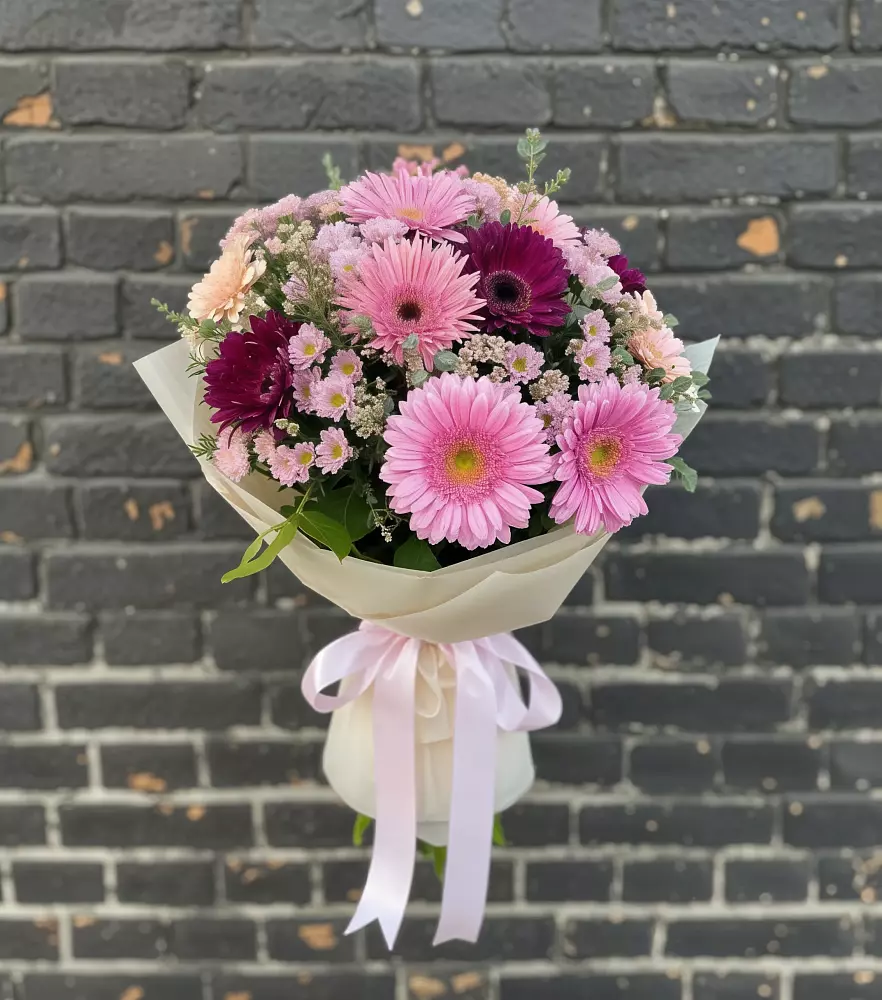 Букет цветов из: Герберы и Хризантемы в Новощербиновской