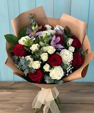 Букет цветов из:  Розы и Альстромерии в Новощербиновской