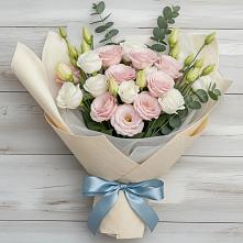 Букет цветов из:  Лизиантусы в Новощербиновской