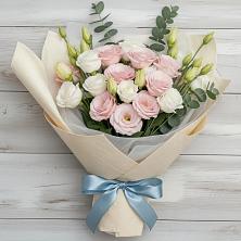 Букет цветов из:  Лизиантусы в Новощербиновской