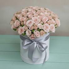 Цветочная композиция из Розы в шляпной коробке в Новощербиновской