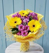 Букет цветов из:  Хризантемы и Герберы в Новощербиновской