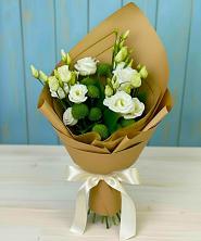 Букет цветов из:  Хризантемы и Лизиантусы в Новощербиновской