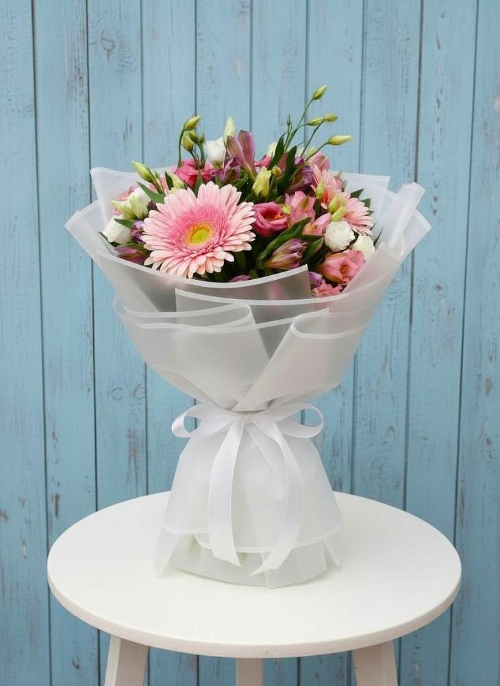 Букет цветов из: Герберы, Альстромерии и Лизиантусы в Новощербиновской