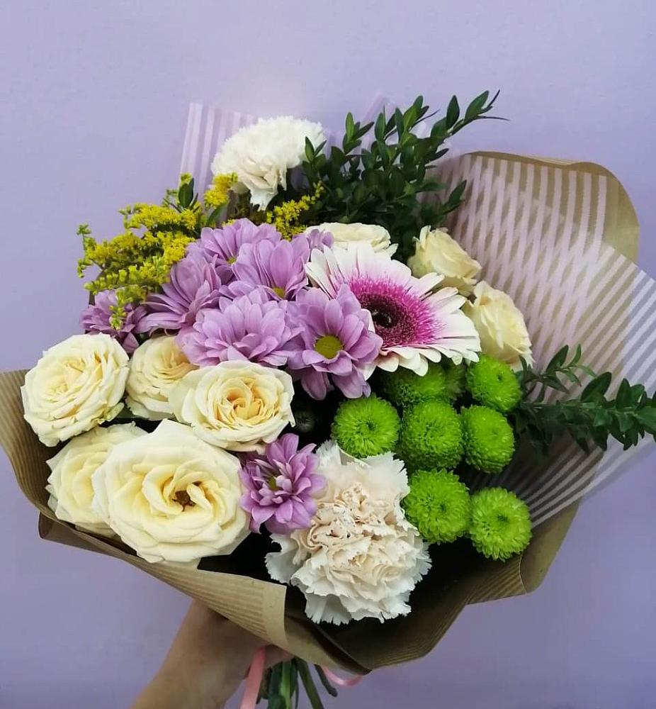 Букет цветов из: Хризантемы, Розы, Гвоздики и Герберы в Новощербиновской