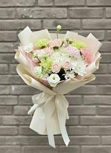 Букет цветов из:  Гвоздики, Розы, Лизиантусы и Хризантемы #REPLACE_PRED# Новощербиновской