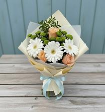Букет цветов из:  Герберы, Розы и Хризантемы в Новощербиновской