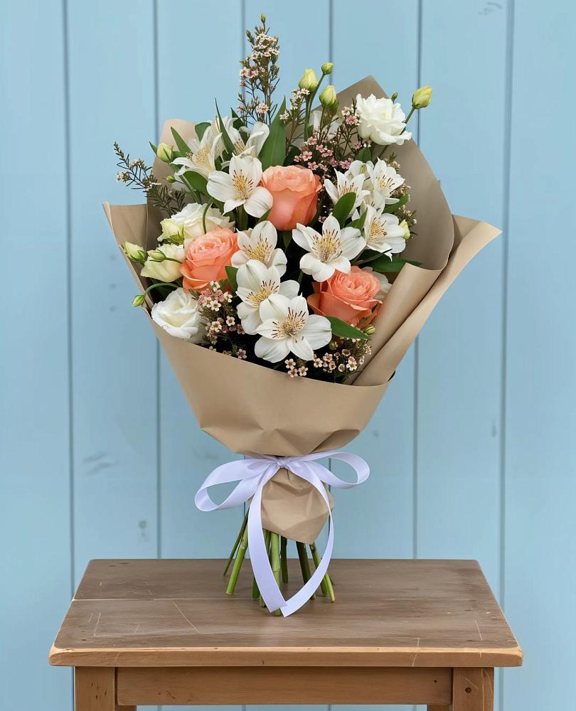 Букет цветов из: Альстромерии, Лизиантусы, Розы и Хризантемы в Новощербиновской