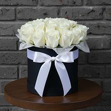 Цветочная композиция из Розы в шляпной коробке #REPLACE_PRED# Новощербиновской