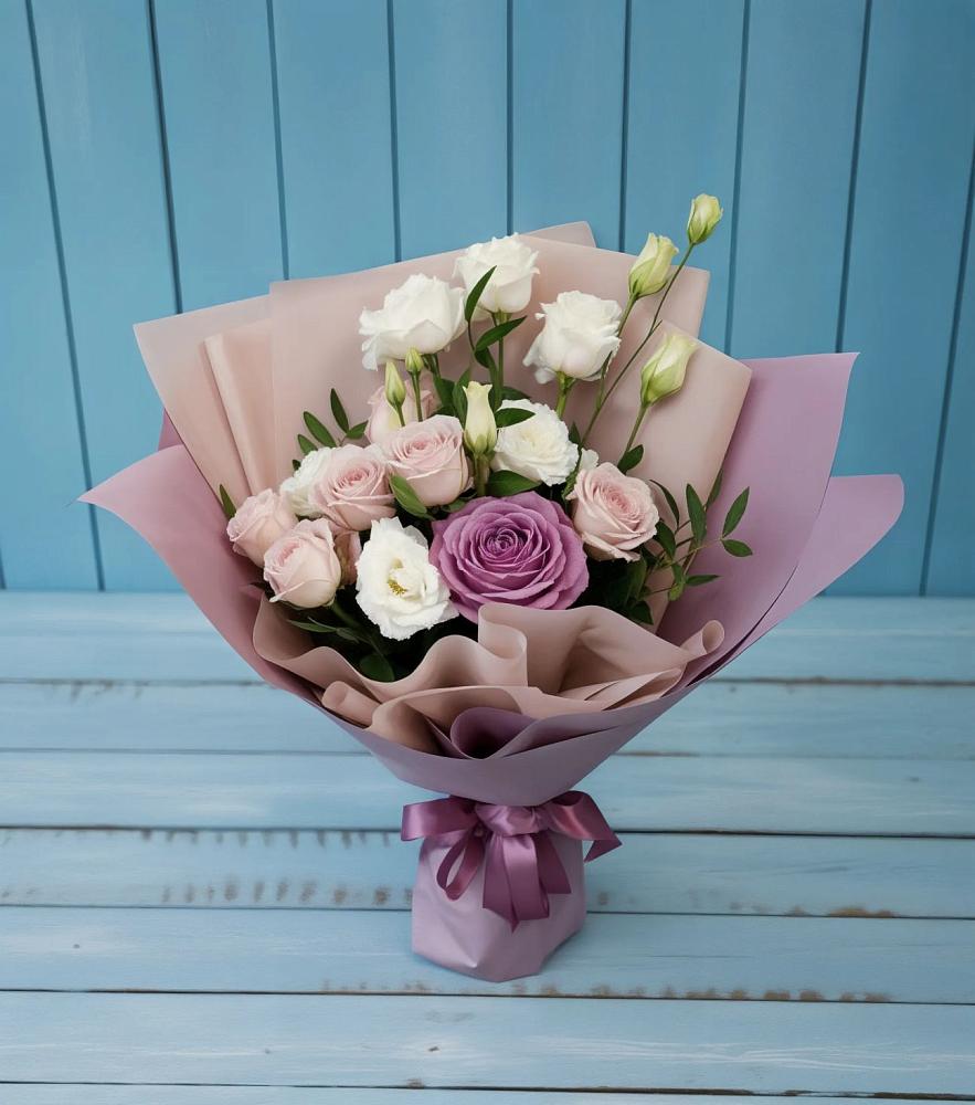 Букет цветов из: Розы и Лизиантусы в Новощербиновской